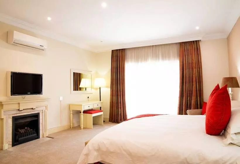 Отель 10 2nd Avenue Houghton Estate By Dream Resorts