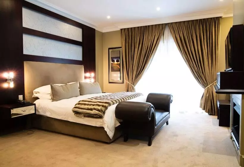 Отель 10 2nd Avenue Houghton Estate By Dream Resorts