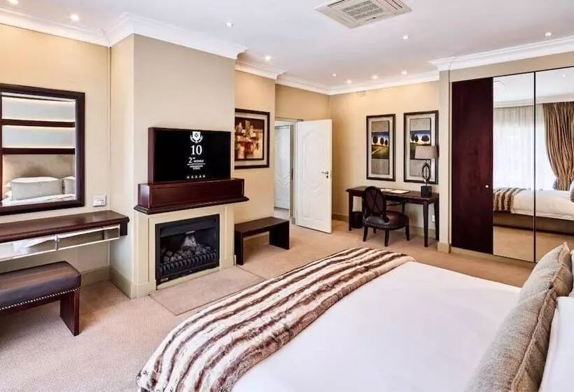 Отель 10 2nd Avenue Houghton Estate By Dream Resorts