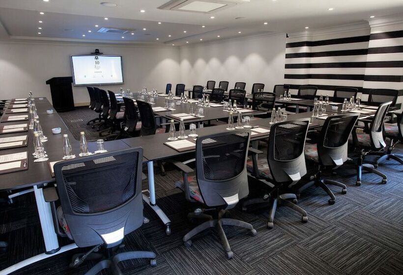 호텔 10 2nd Avenue Houghton Estate By Dream Resorts