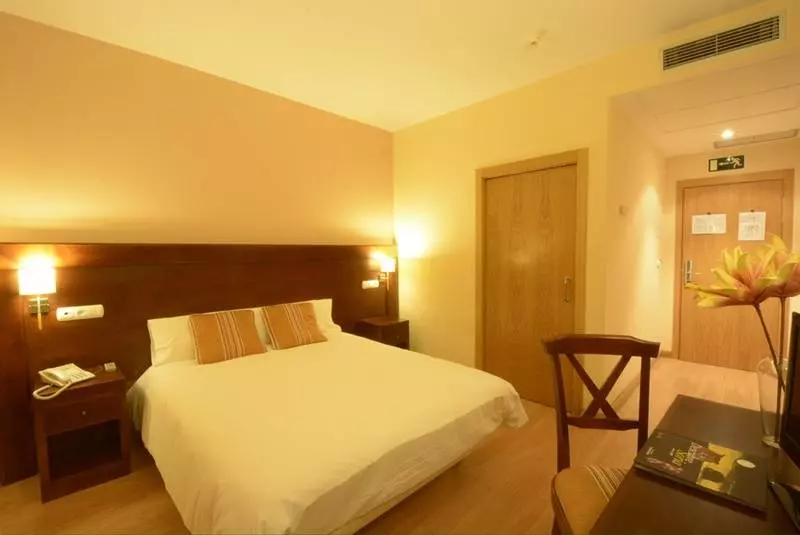 هتل Campos De Castilla