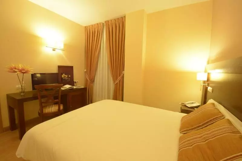 هتل Campos De Castilla