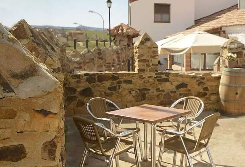 هتل Campos De Castilla