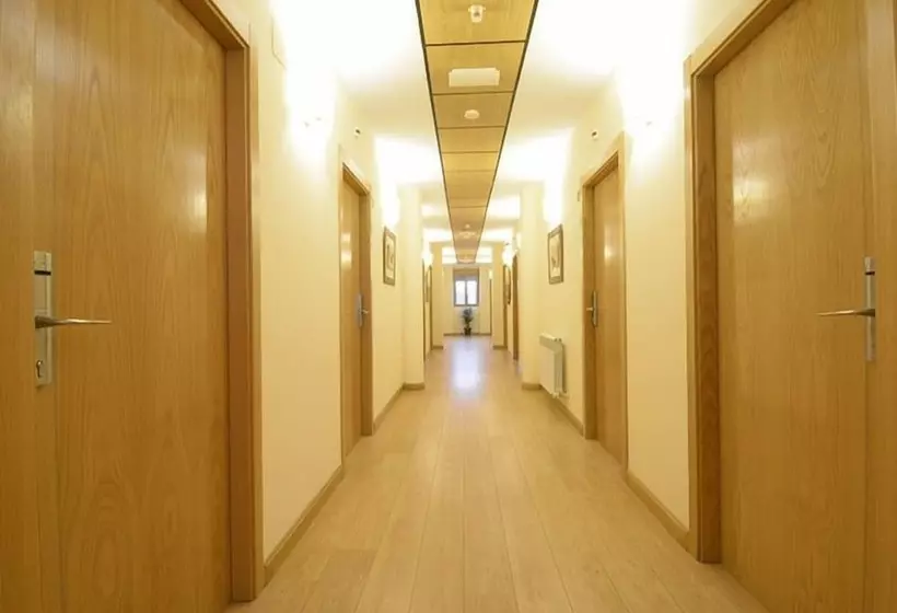 هتل Campos De Castilla