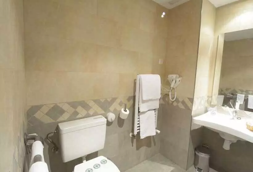 هتل Campos De Castilla