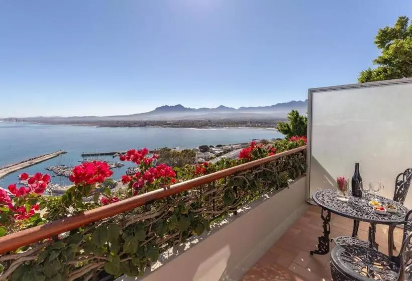 Отель Celtic Manor Boutique Guest House