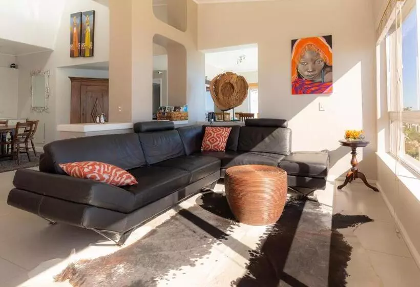 Отель Celtic Manor Boutique Guest House