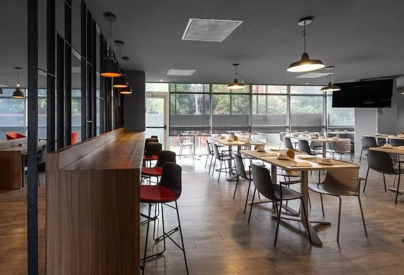 هتل City Express Plus By Marriott Guadalajara Expo