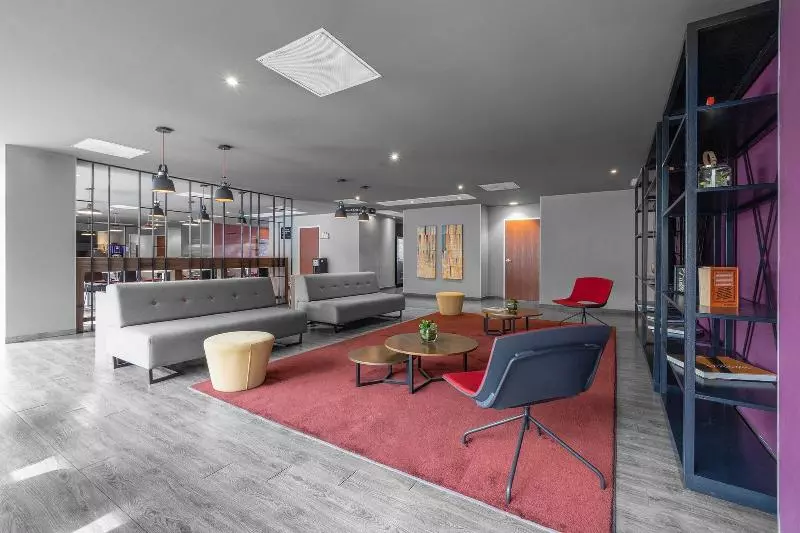 هتل City Express Plus By Marriott Guadalajara Expo