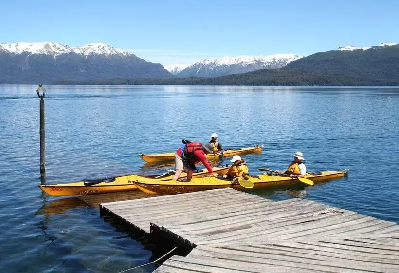فندق Correntoso Lake & River