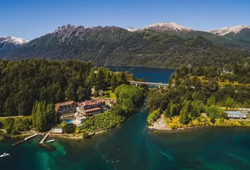 فندق Correntoso Lake & River