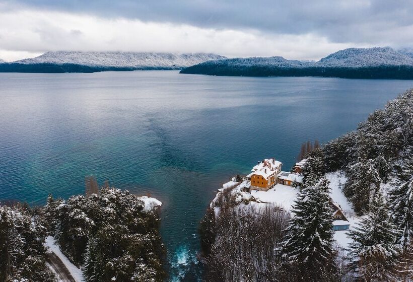 Отель Correntoso Lake & River