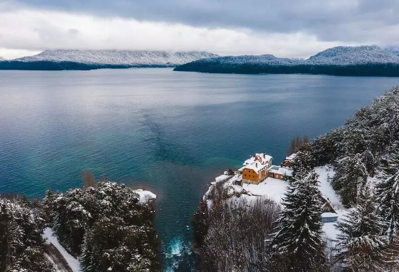 فندق Correntoso Lake & River