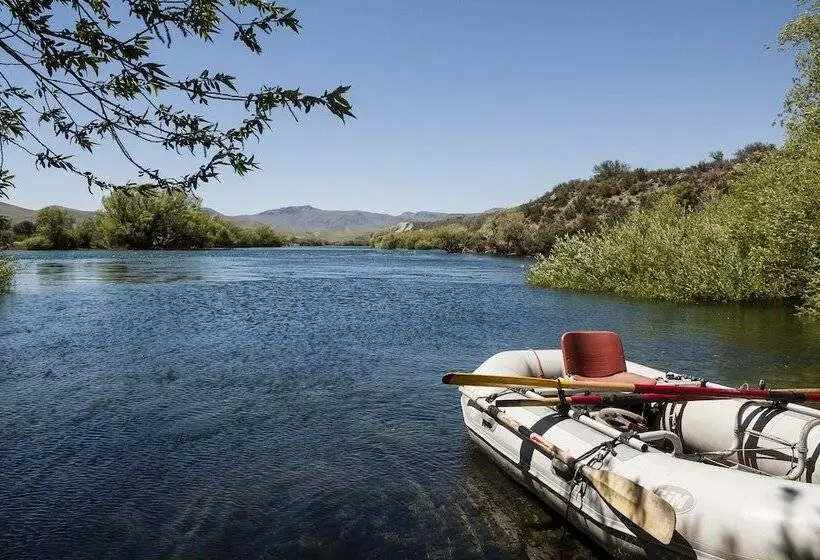 فندق Correntoso Lake & River