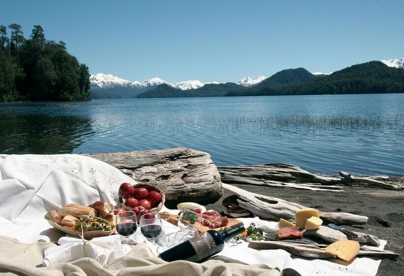 Отель Correntoso Lake & River