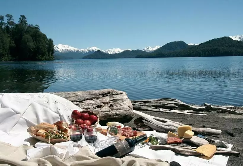 فندق Correntoso Lake & River