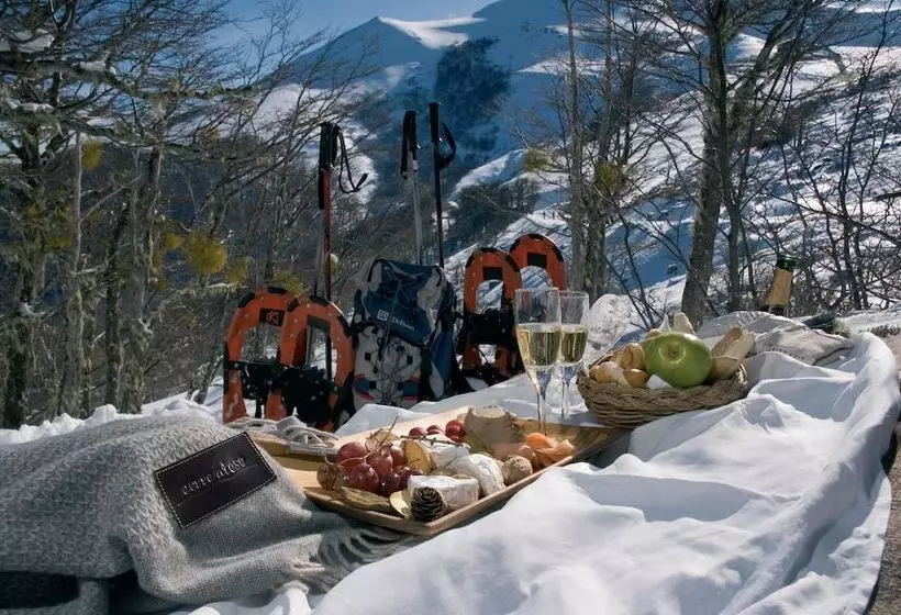 فندق Correntoso Lake & River