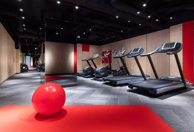 Отель Courtyard By Marriott Shin Osaka Station