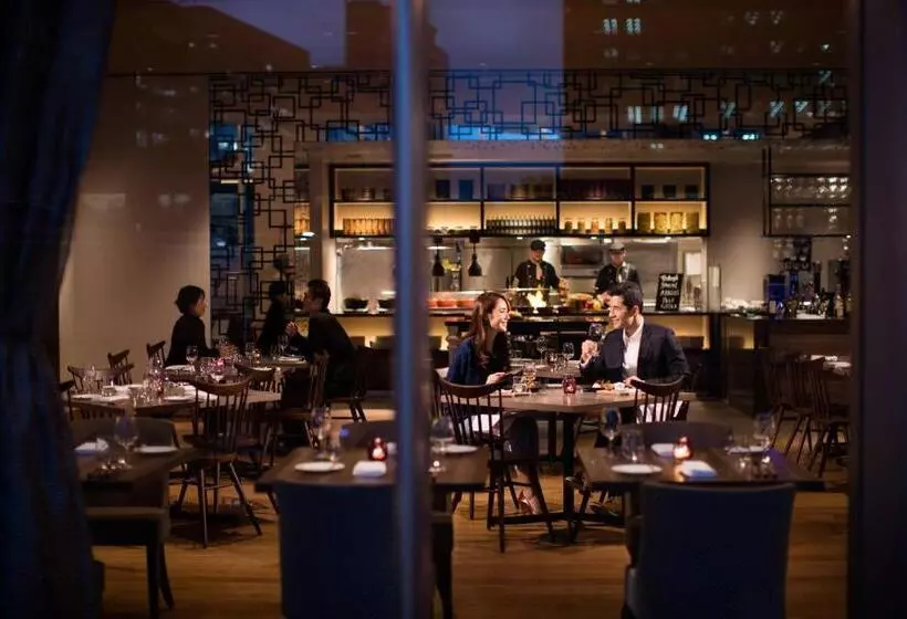 Отель Courtyard By Marriott Shin Osaka Station