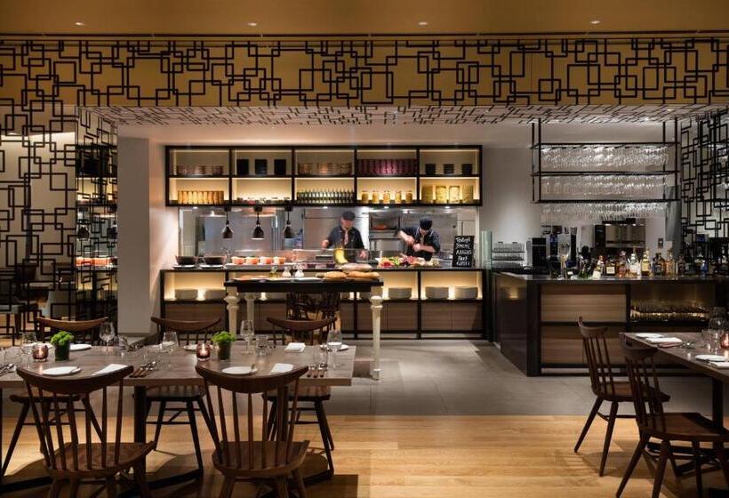 فندق Courtyard By Marriott Shin Osaka Station