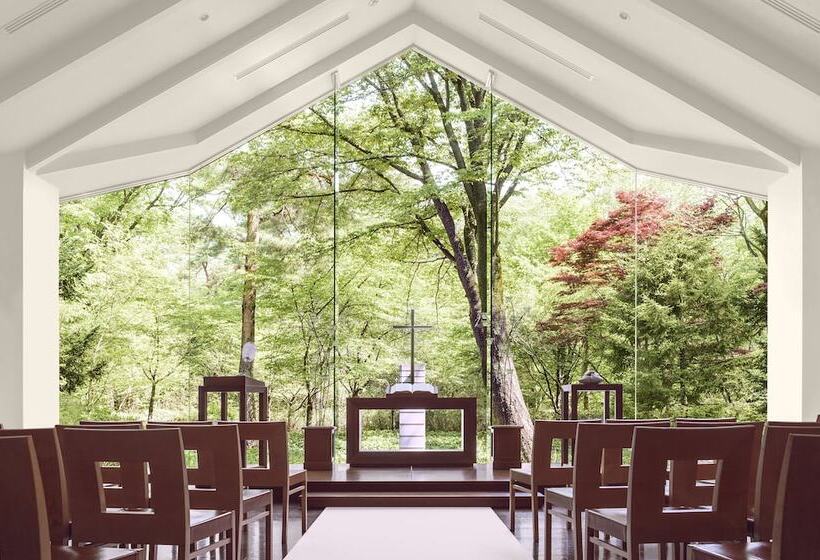 Hotel Forest Inn Showakan