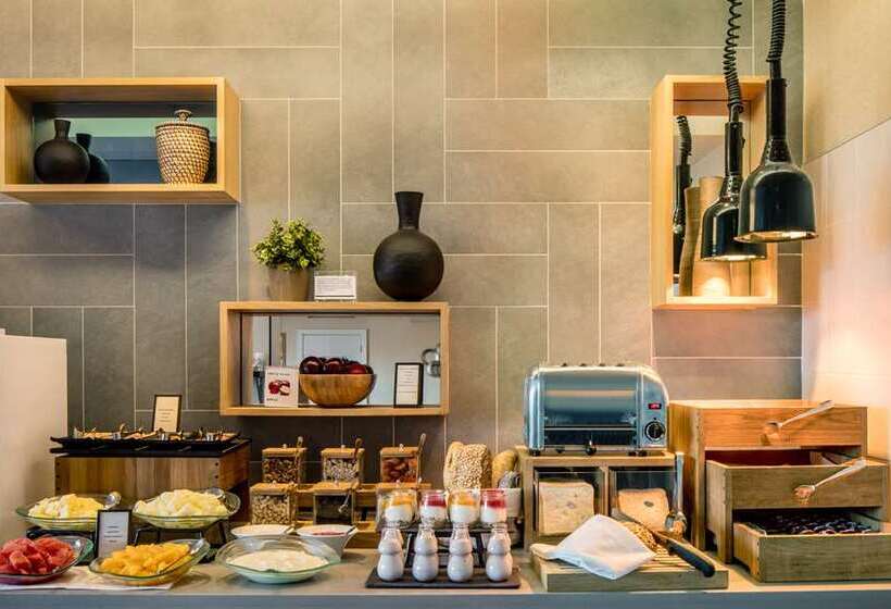 בית מלון כפרי Hilton London Tower Bridge