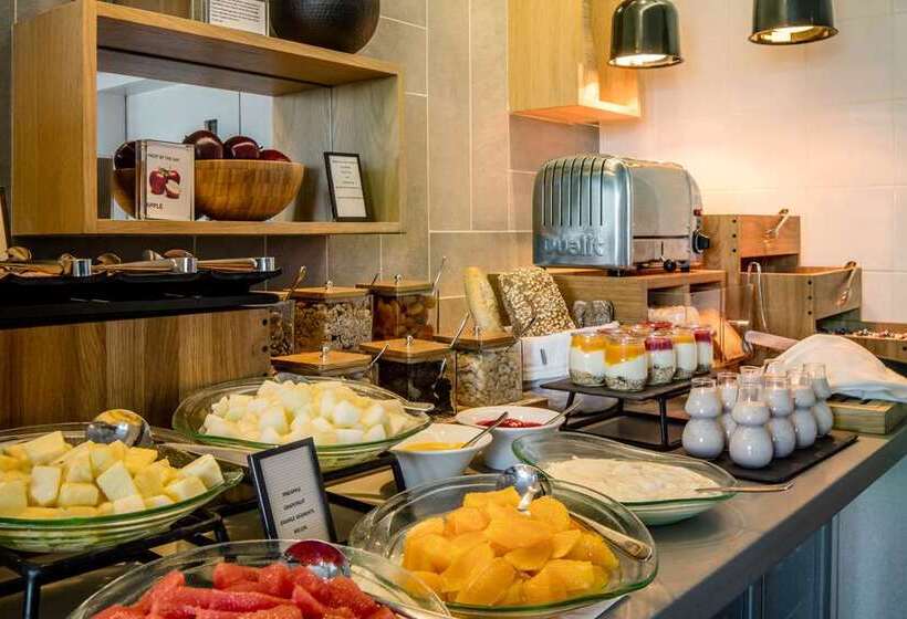 בית מלון כפרי Hilton London Tower Bridge