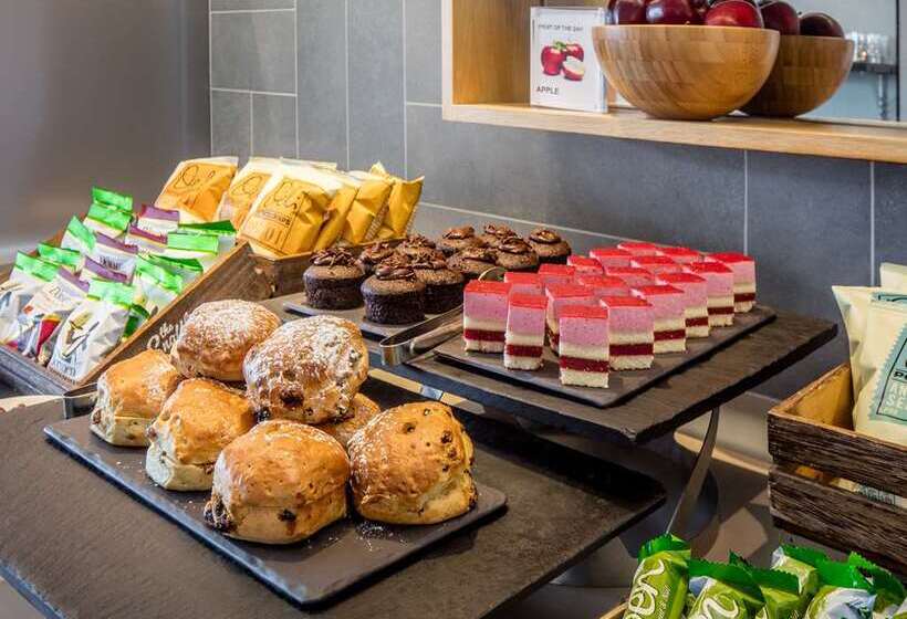 בית מלון כפרי Hilton London Tower Bridge