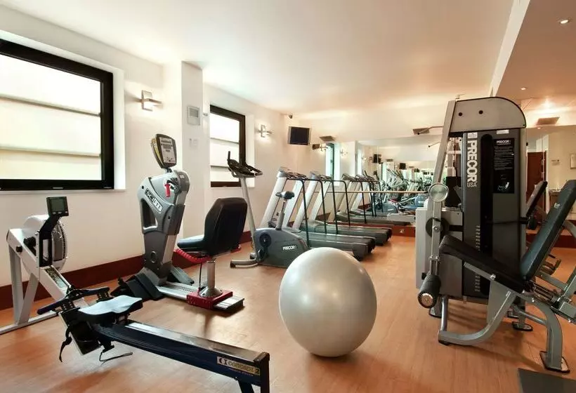 ホテル Hilton London Tower Bridge