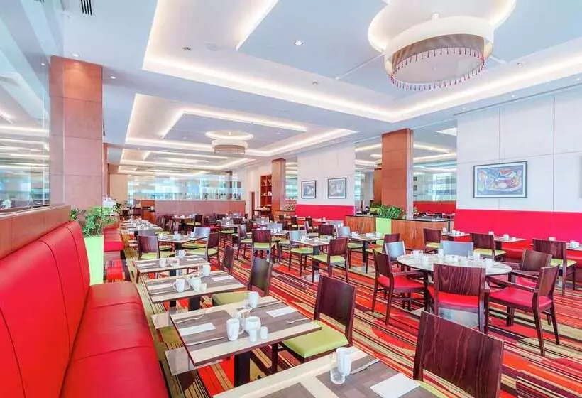 هتل Hilton Warsaw City