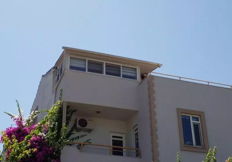 هتل Kamelya Apartments