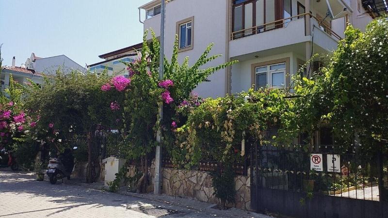 هتل Kamelya Apartments