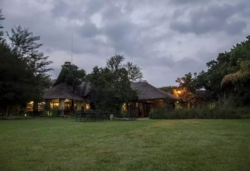 Отель Kedar Heritage Lodge, Conference Centre & Spa