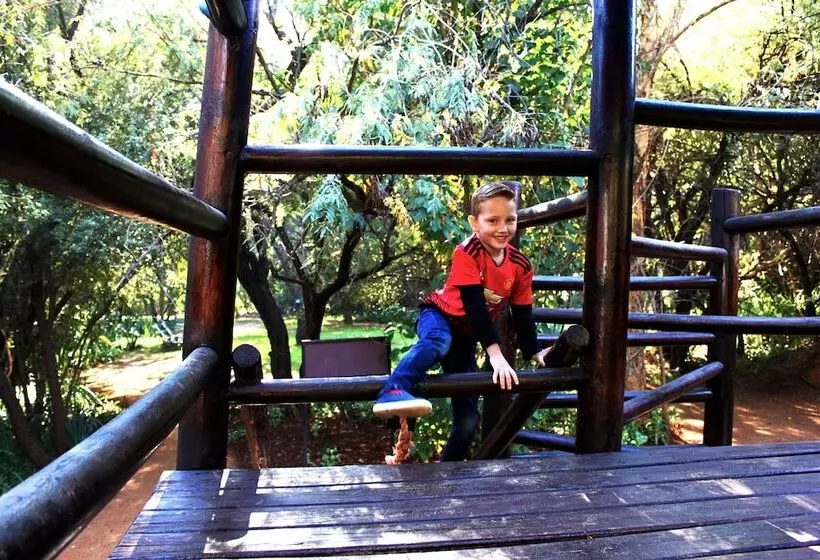 Отель Kedar Heritage Lodge, Conference Centre & Spa