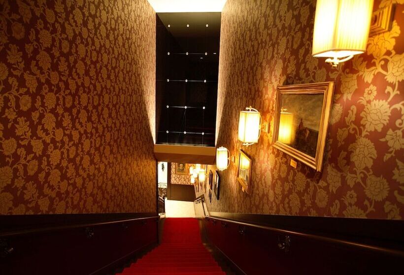 בית מלון כפרי Monterey Akasaka