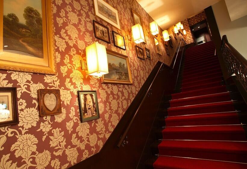 בית מלון כפרי Monterey Akasaka