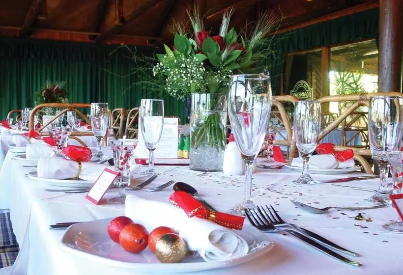 호텔 Pine Lodge Resort