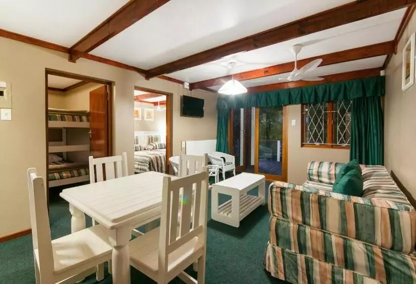 호텔 Pine Lodge Resort