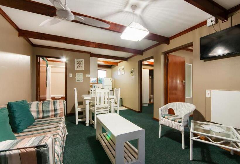 בית מלון כפרי Pine Lodge Resort