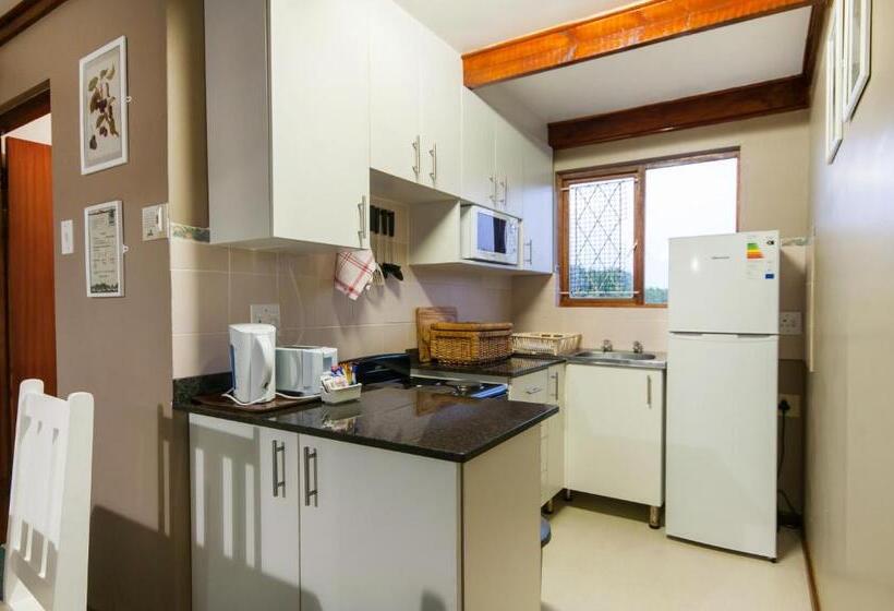 בית מלון כפרי Pine Lodge Resort