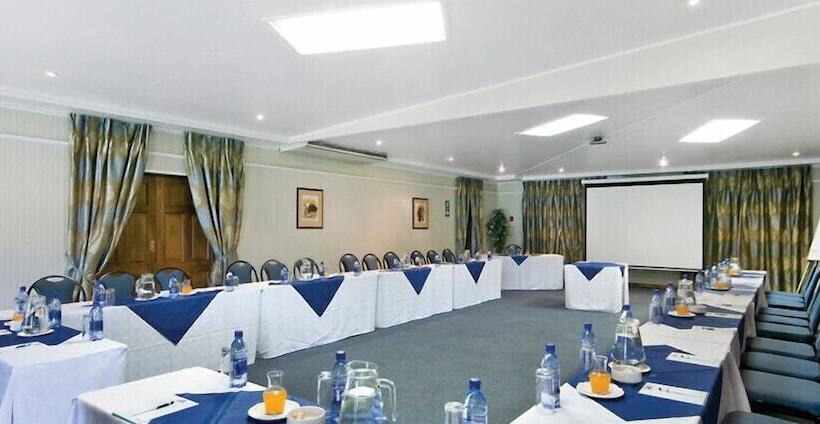 בית מלון כפרי Pine Lodge Resort