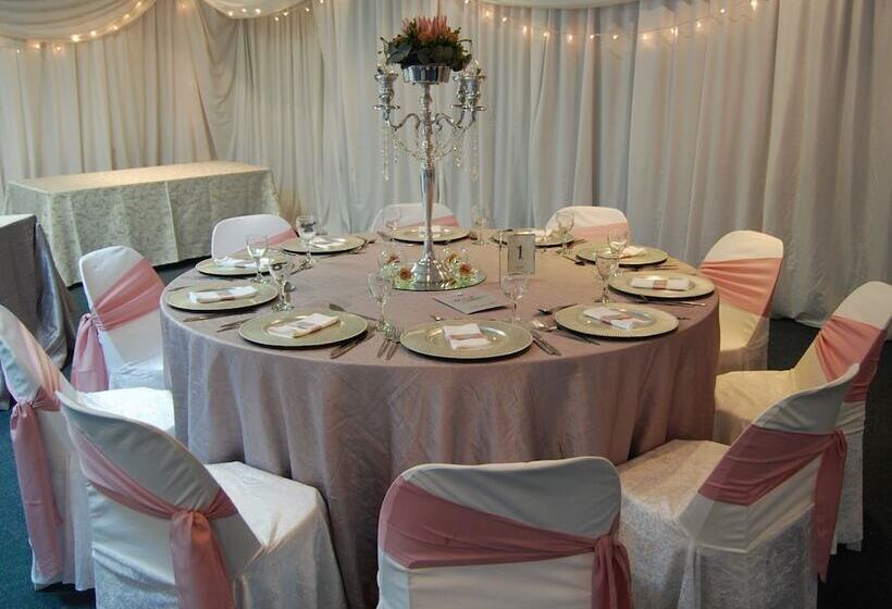 בית מלון כפרי Pine Lodge Resort