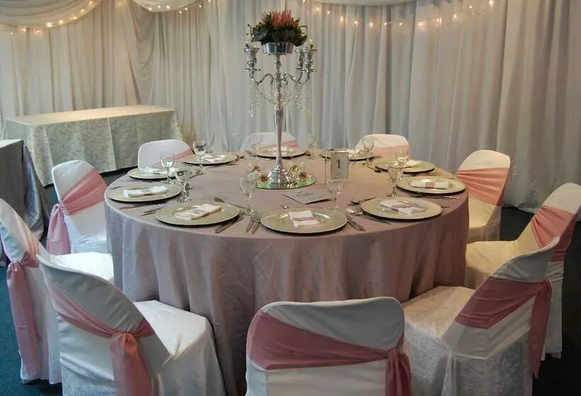 호텔 Pine Lodge Resort