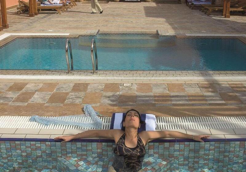 בית מלון כפרי Radisson Blu Resort El Quseir