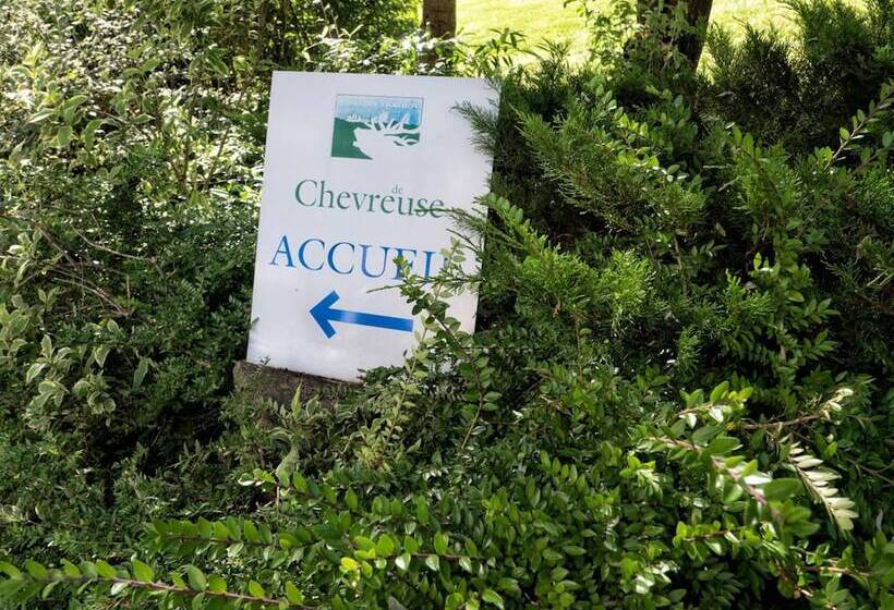 Residence Hotel Les Ducs De Chevreuse Avec Hébergement, Repas & Pdj, Séminaire, Bureau & Parking