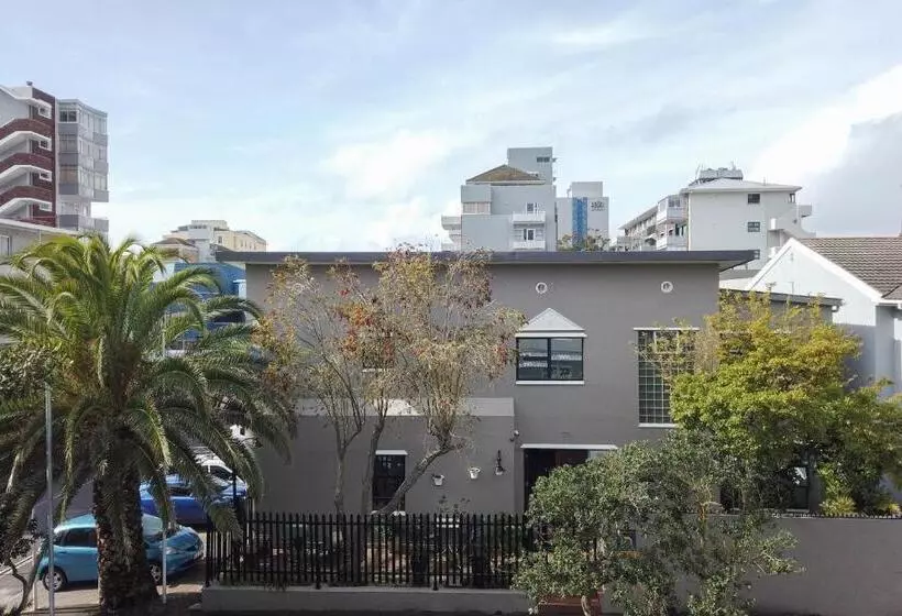 בית מלון כפרי Spring Tide Inn By Ctha