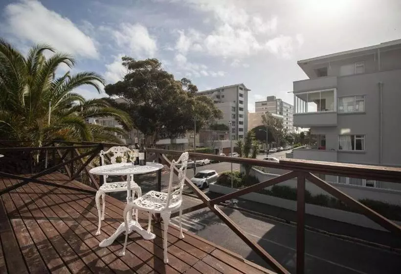 בית מלון כפרי Spring Tide Inn By Ctha