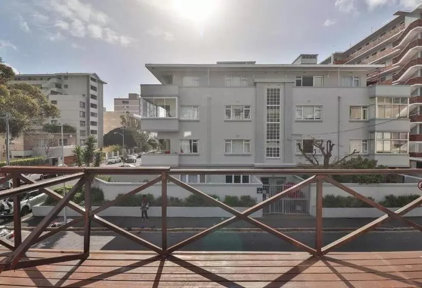 בית מלון כפרי Spring Tide Inn By Ctha