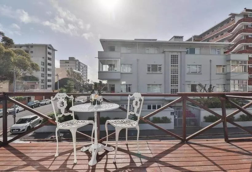 בית מלון כפרי Spring Tide Inn By Ctha