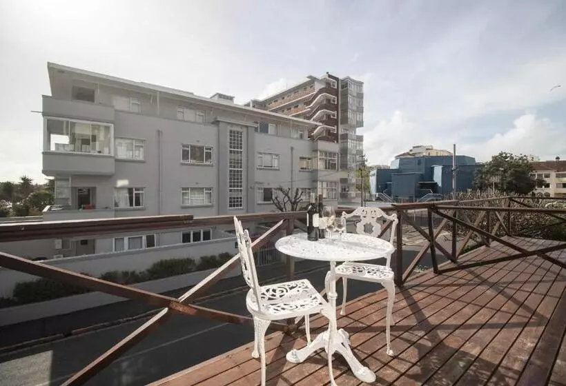 בית מלון כפרי Spring Tide Inn By Ctha